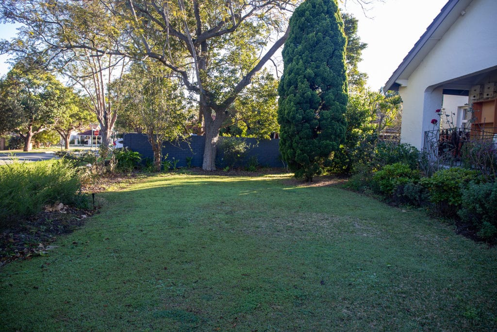 a photo of the Nedlands residence and garden before TDL service